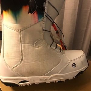 Burton snowboard boots women 10